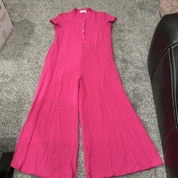 Jade by Jane Pink short sleeve textured oversized and room jumpsuit. - Picture 7 of 12